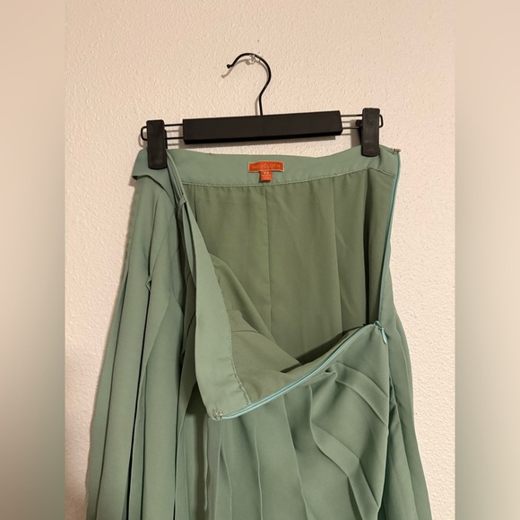 ModCloth Purely Pretty Pleated in Matcha - Picture 6 of 6